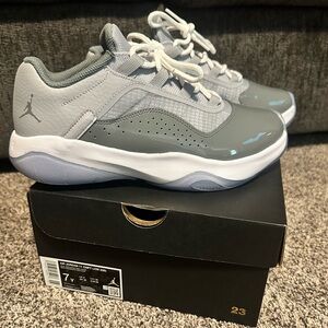 Jordan Kids Sneakers in Gray and White